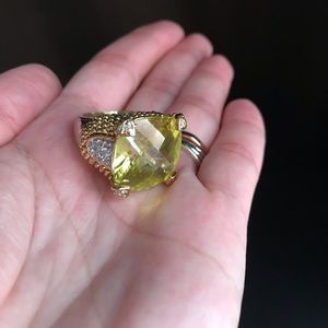 Costume jewelry Statement Ring